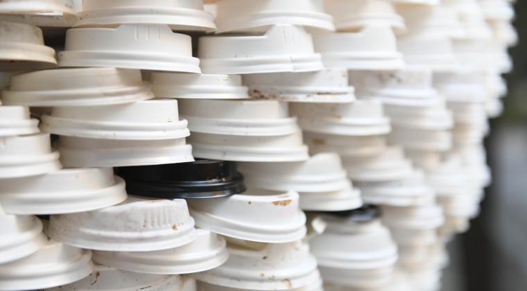 Disposable coffee lids at MLC Centre 